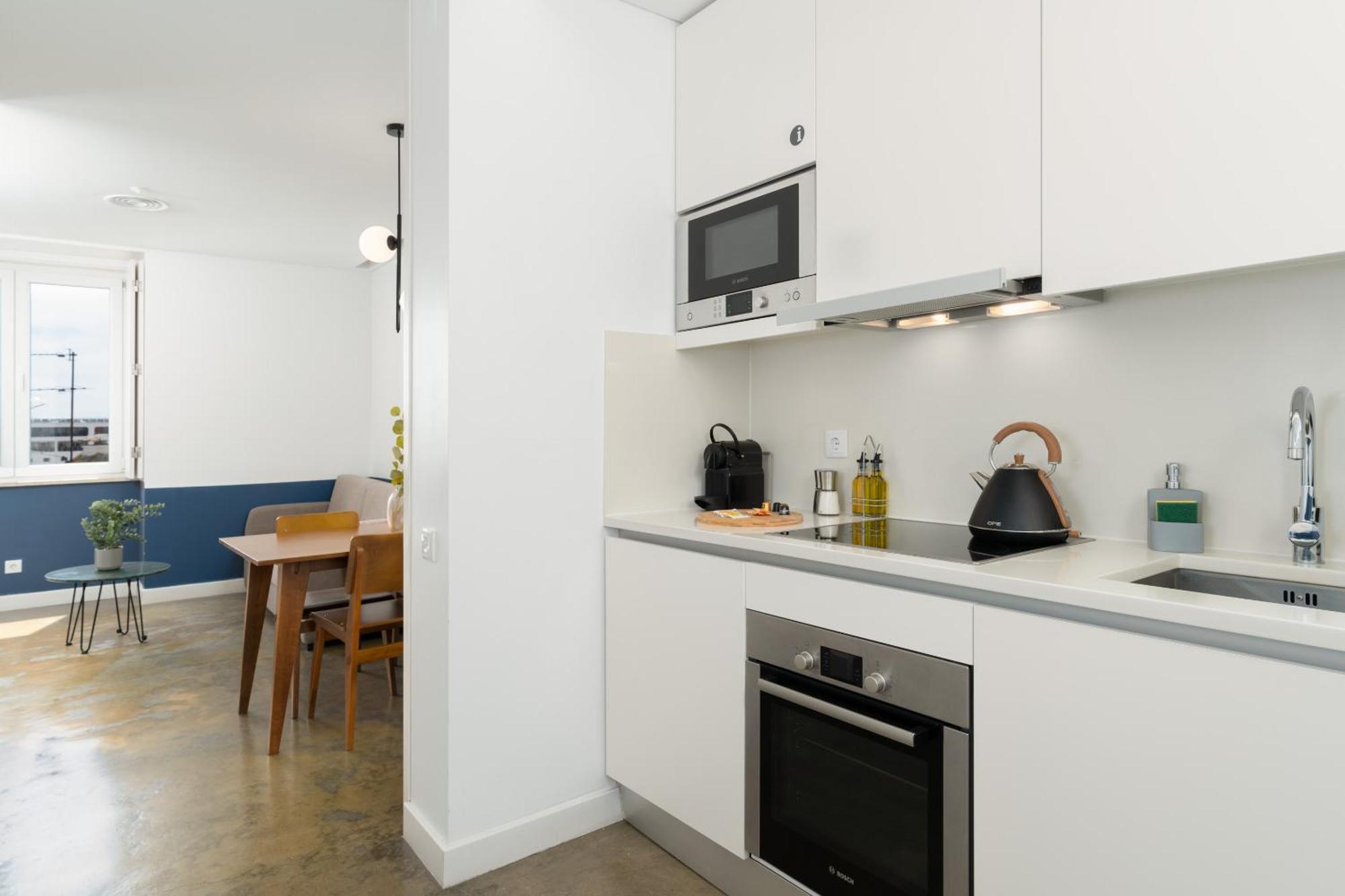 Limehome Lisbon Calcada Do Cardeal Exterior photo